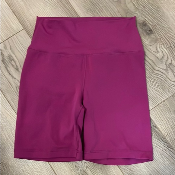 Yogalicious Lux Shorts, size medium - Picture 1 of 2
